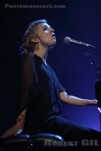 AGNES OBEL - 2011-11-02 - PARIS - Casino de Paris - 